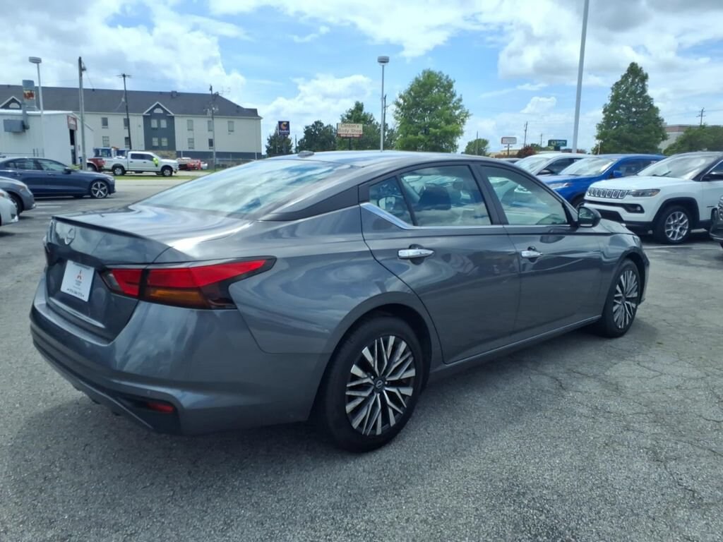 Used 2025 Nissan Altima SV Sedan