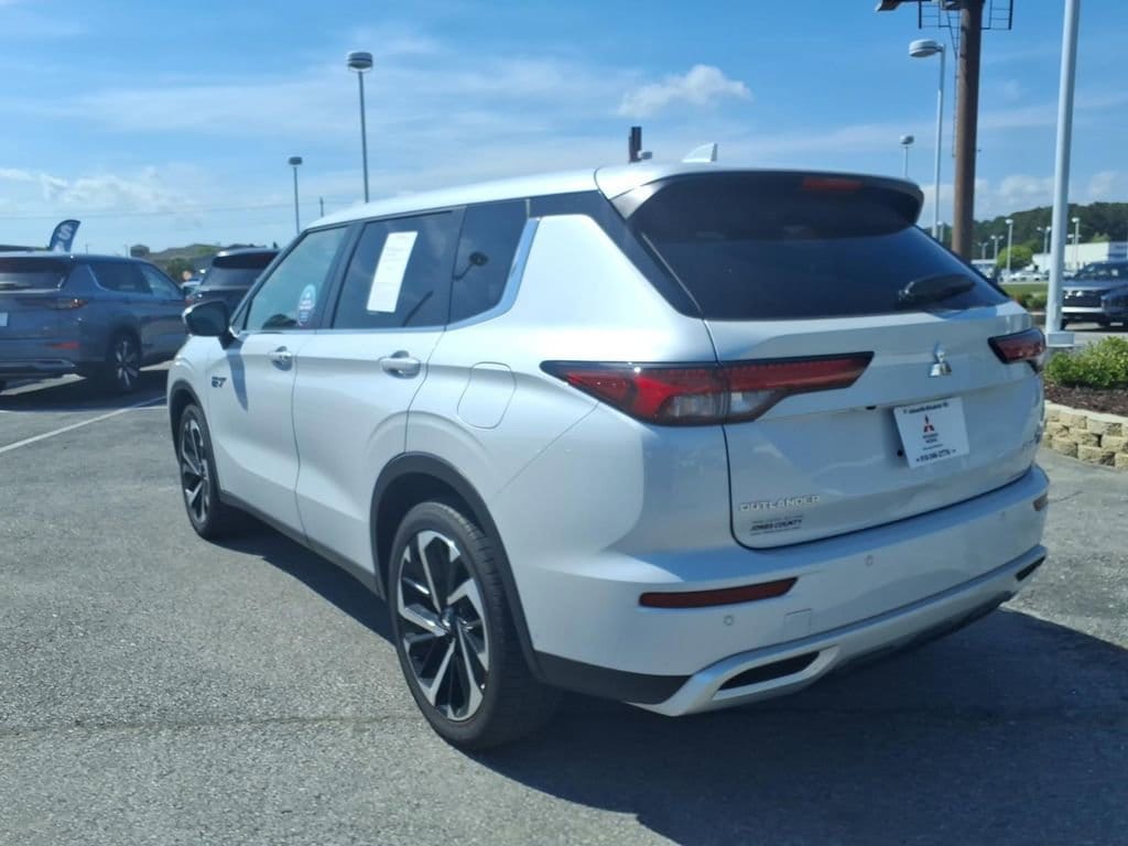 Used 2024 Mitsubishi Outlander PHEV SE SUV