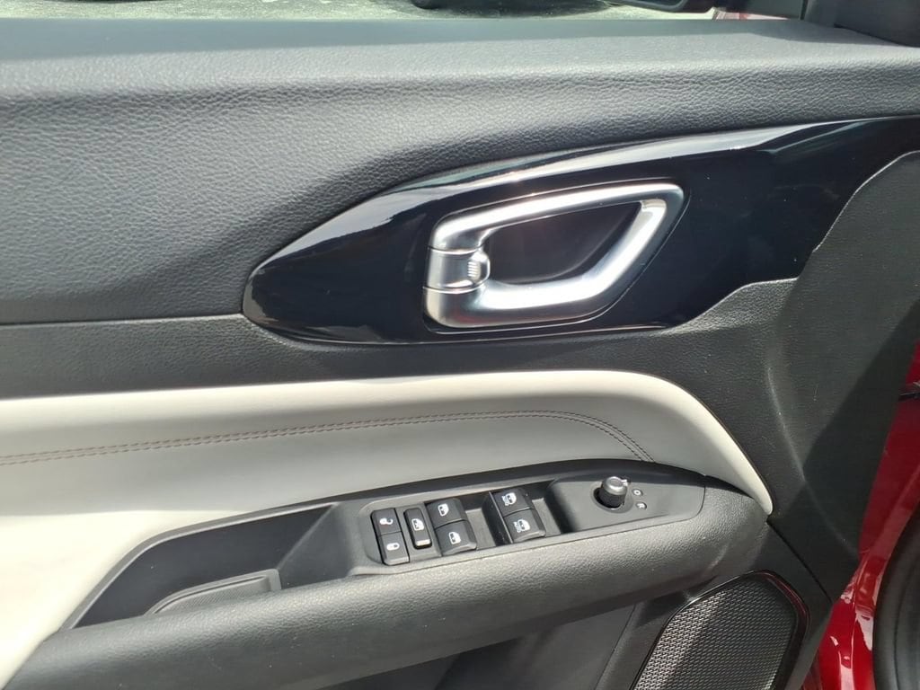 2025 Jeep Compass Limited - Photo 14