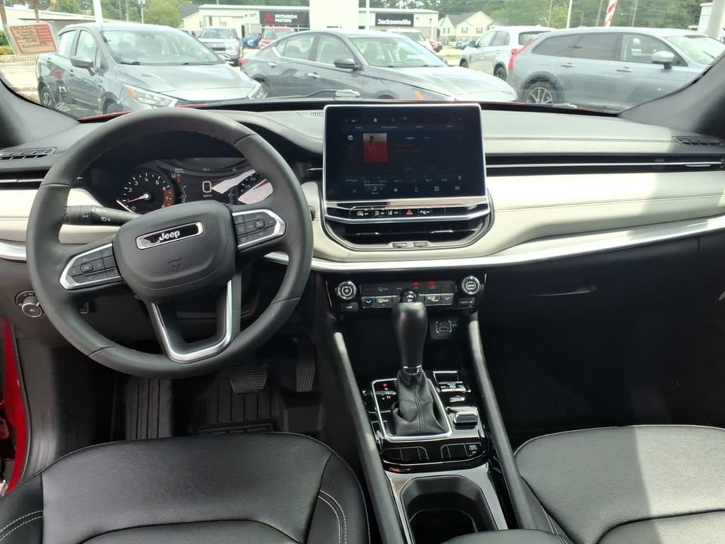 2025 Jeep Compass Limited - Photo 11