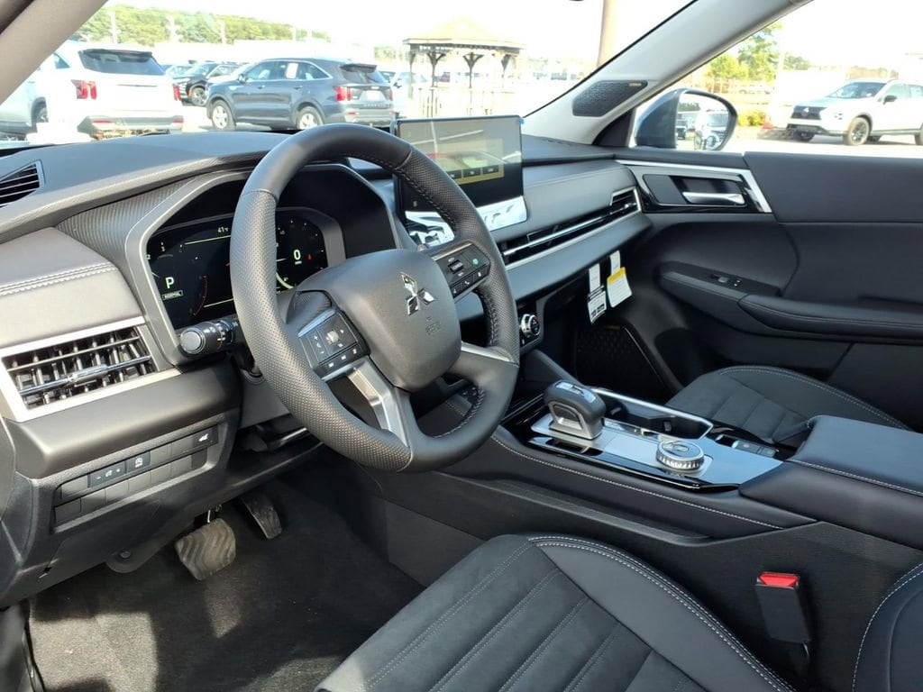 2026 Mitsubishi Outlander SE - Photo 12