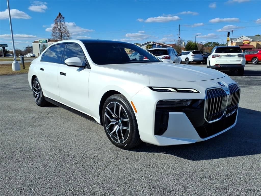 2024 BMW 7 Series 740i's photo