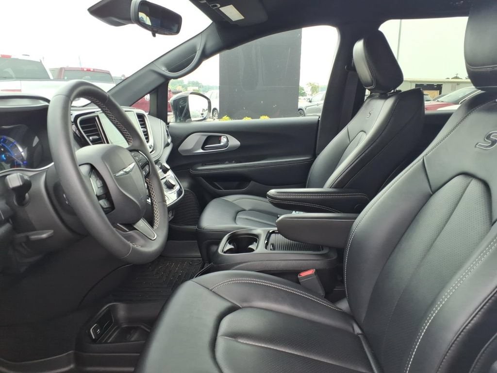 2024 Chrysler Pacifica PHEV Select - Photo 7