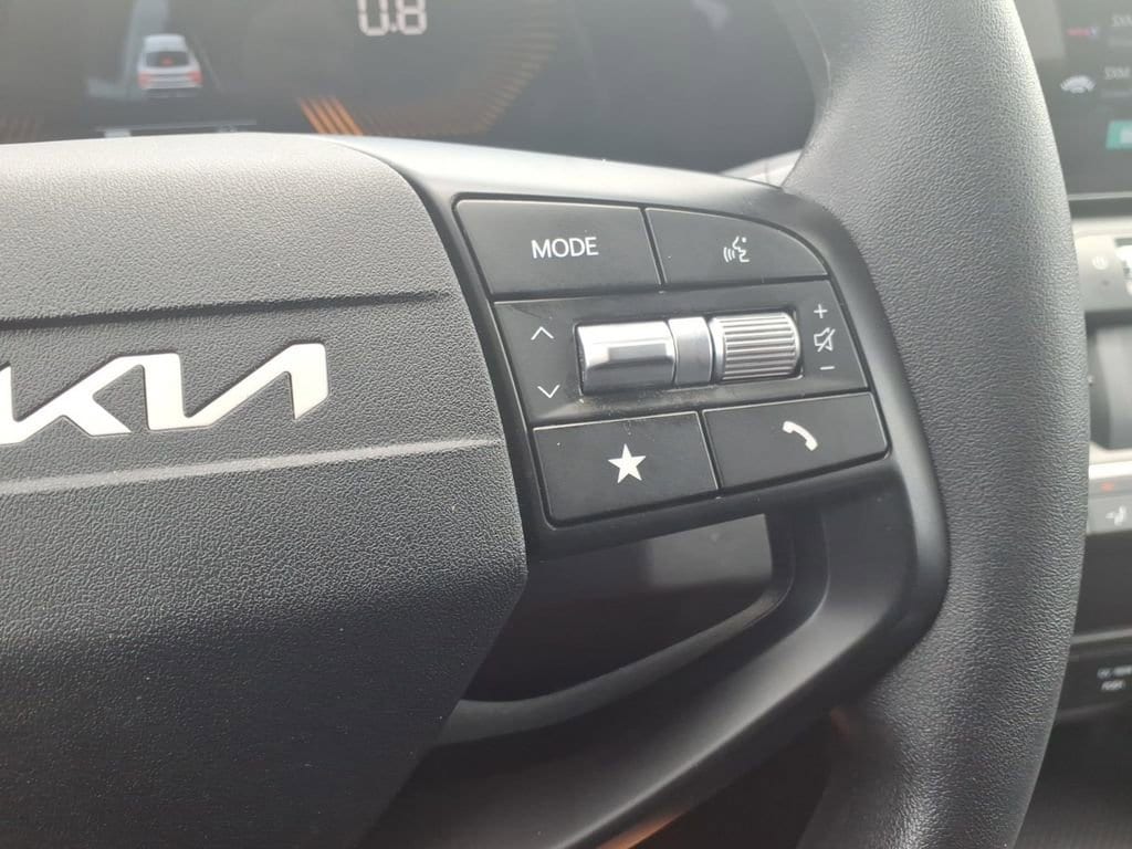 2025 Kia K4 LXS - Photo 25
