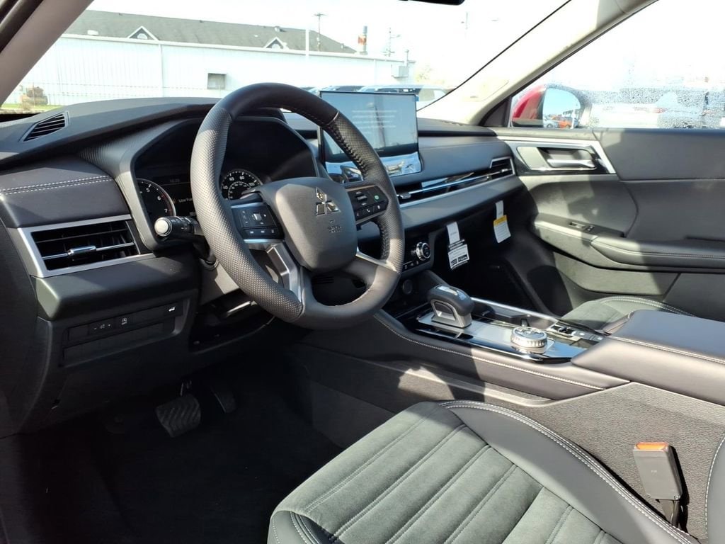 2026 Mitsubishi Outlander SE - Photo 13