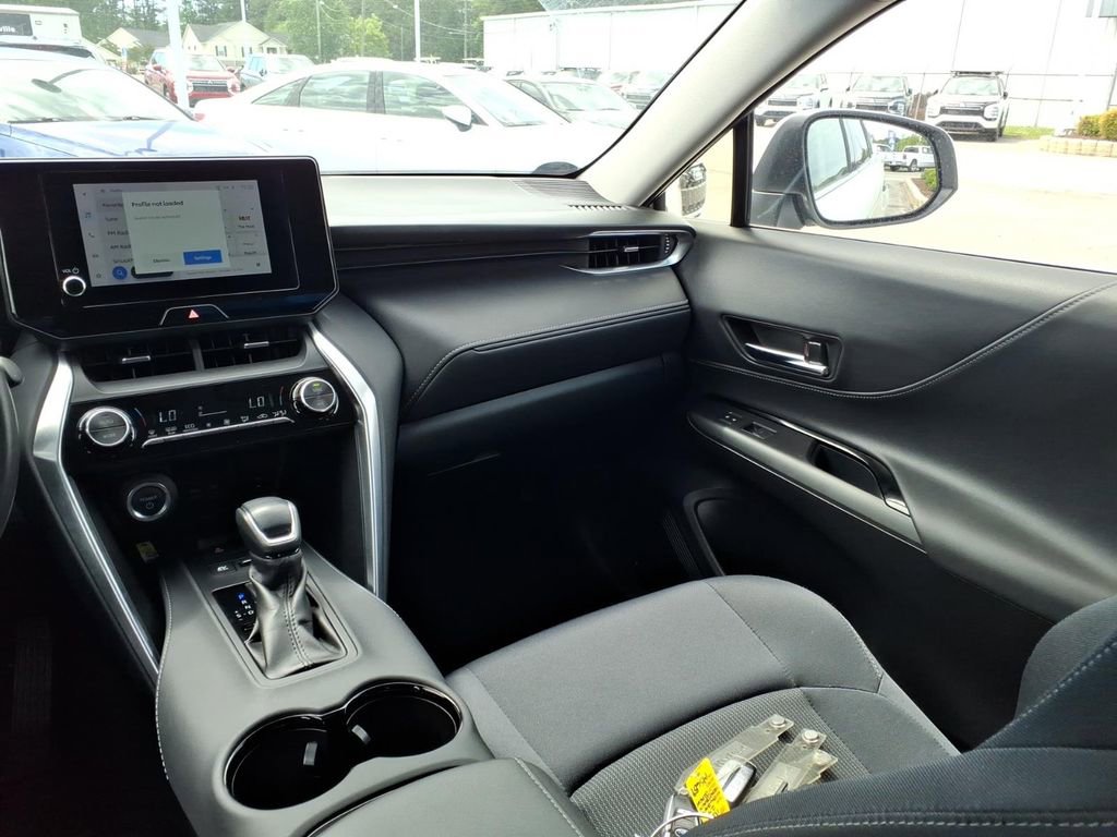 2023 Toyota Venza LE - Photo 13