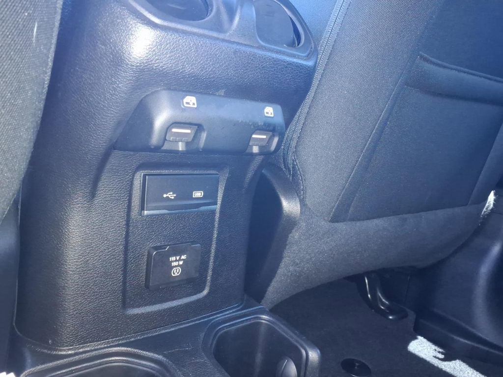 2020 Jeep Wrangler Unlimited Sahara - Photo 10