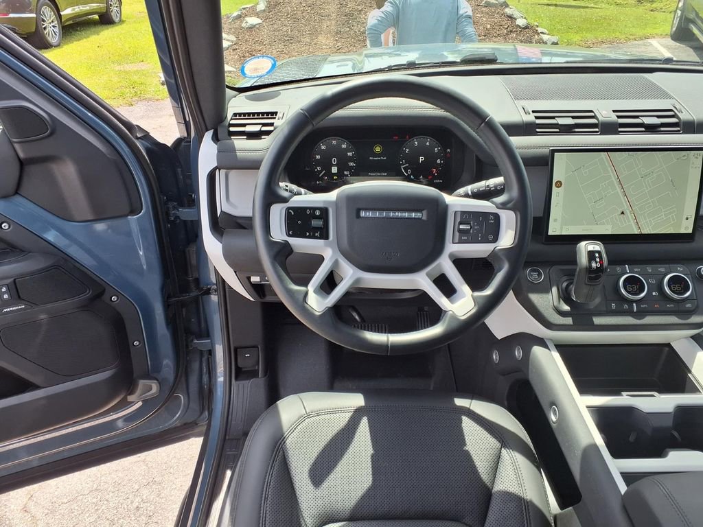 2025 Land Rover Defender S - Photo 16