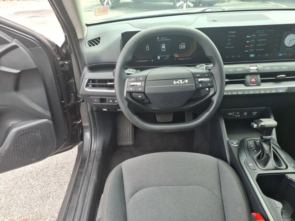 2025 Kia K4 LXS - Photo 13