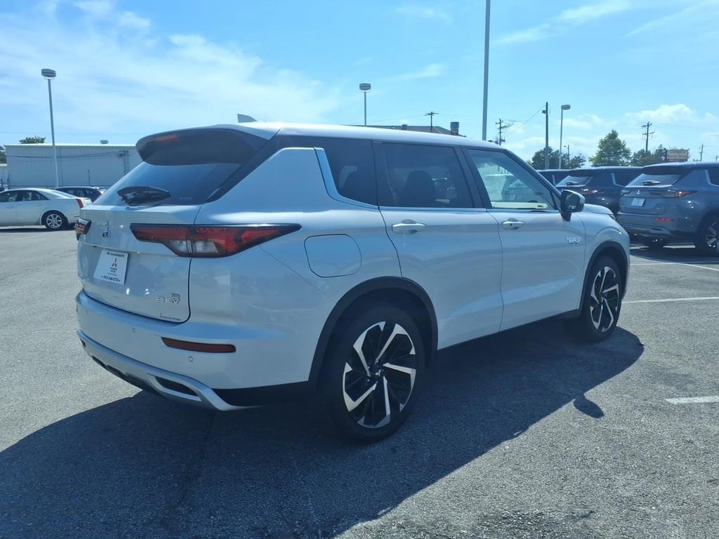 Used 2024 Mitsubishi Outlander PHEV SE SUV