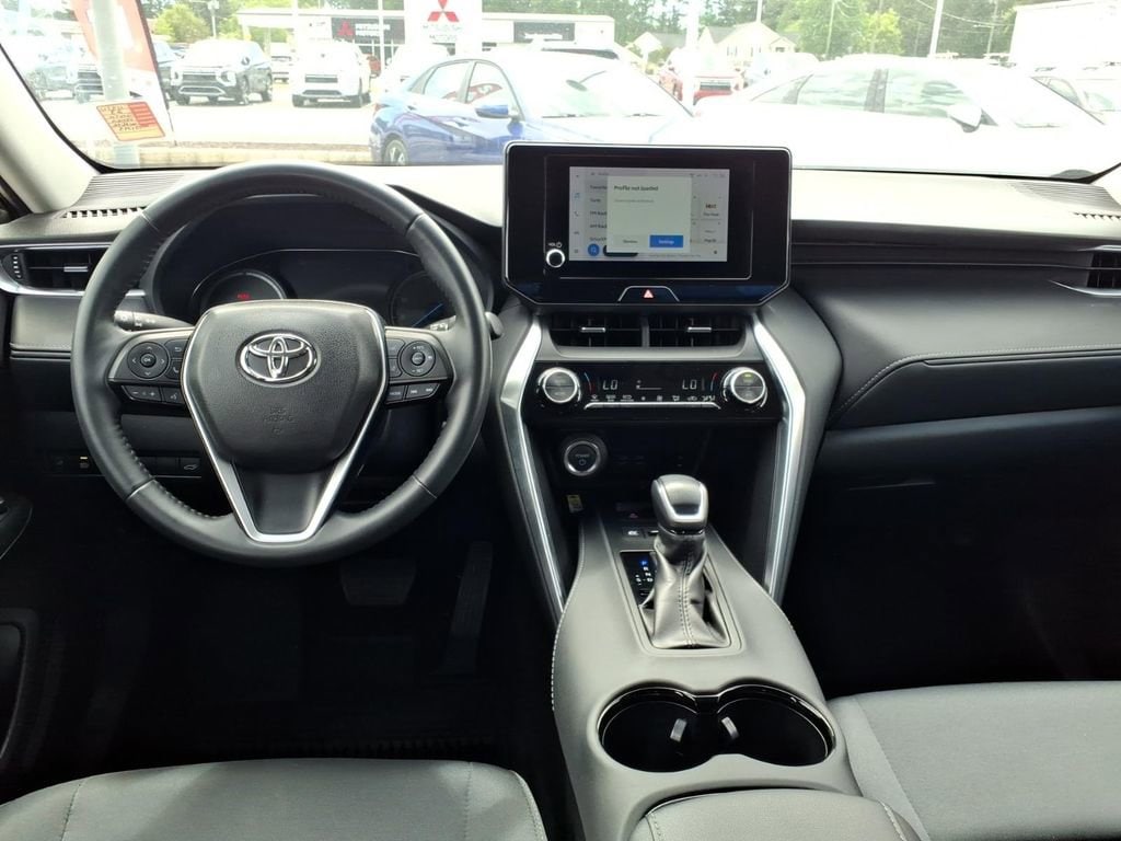 2023 Toyota Venza LE - Photo 12