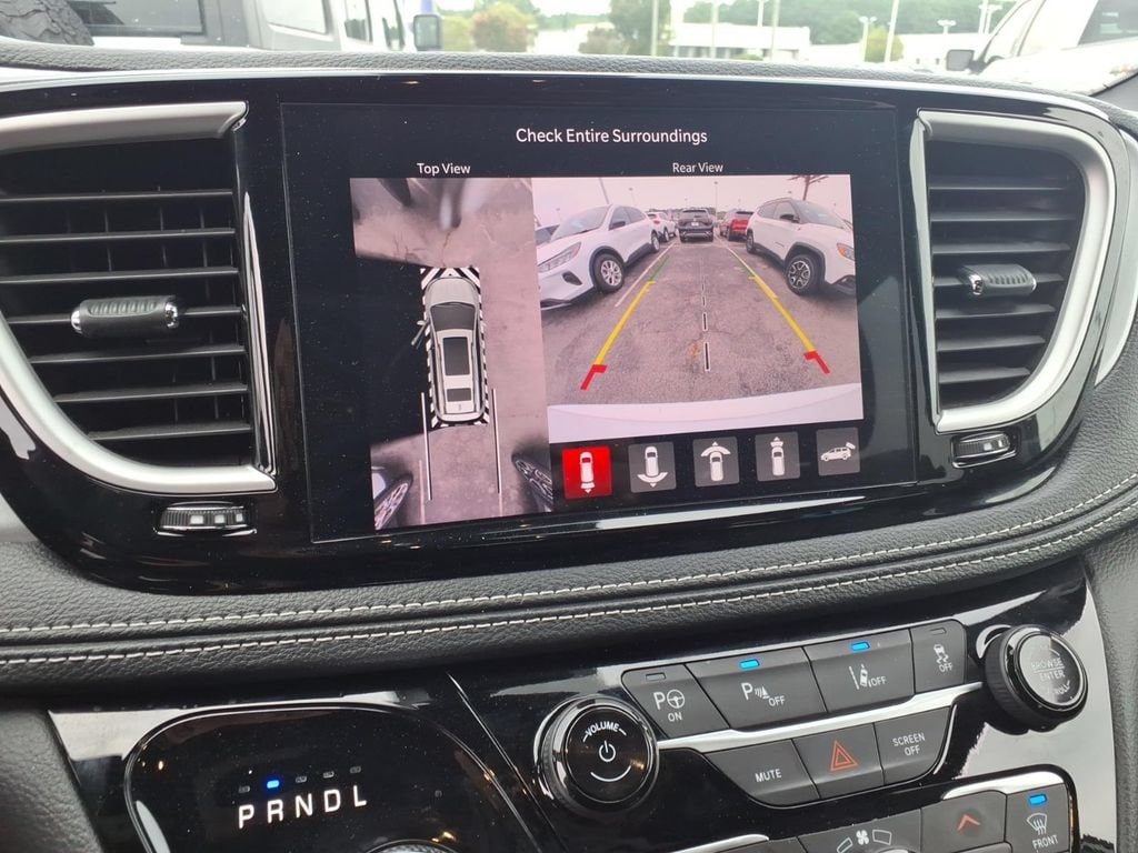 2024 Chrysler Pacifica PHEV Select - Photo 19