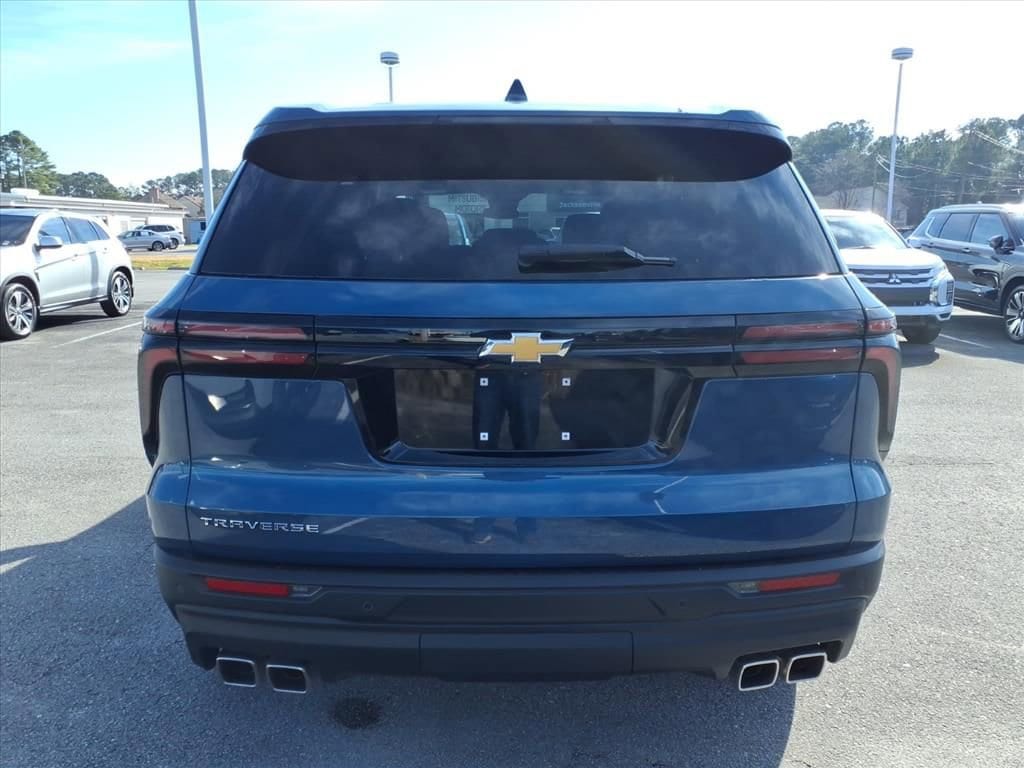Used 2024 Chevrolet Traverse LS w/1LS SUV