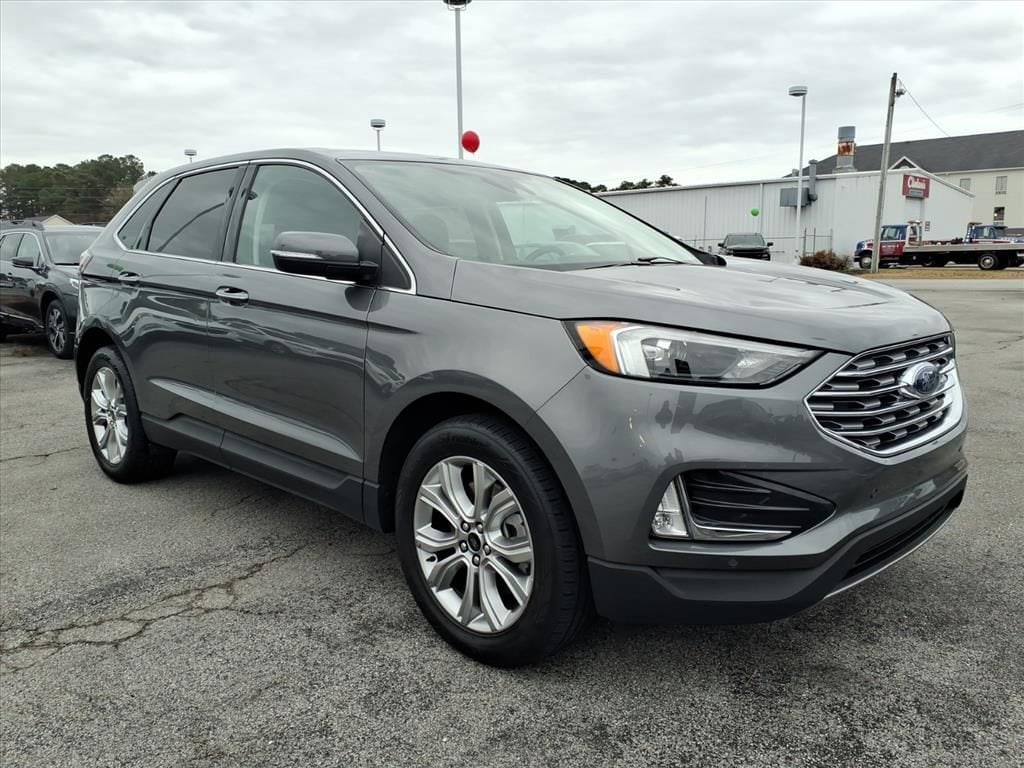 2024 Ford Edge Titanium's photo