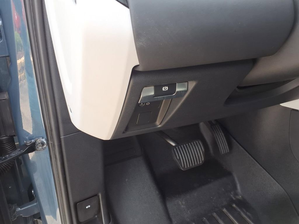 2025 Land Rover Defender S - Photo 21