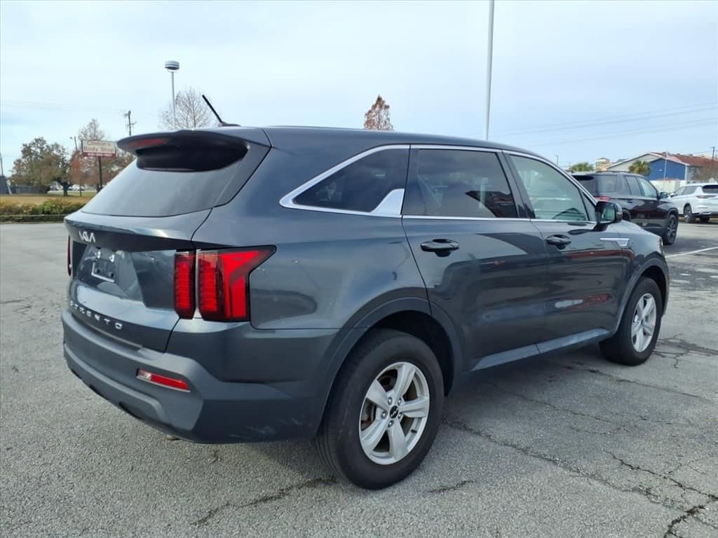 Used 2022 Kia Sorento LX SUV