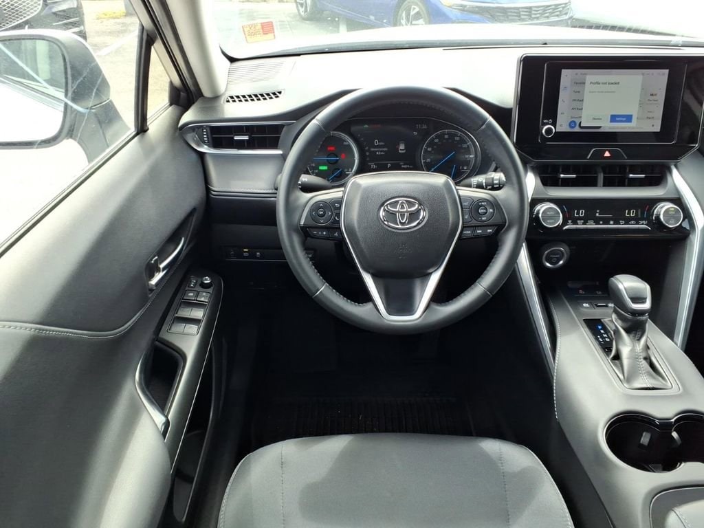 2023 Toyota Venza LE - Photo 14