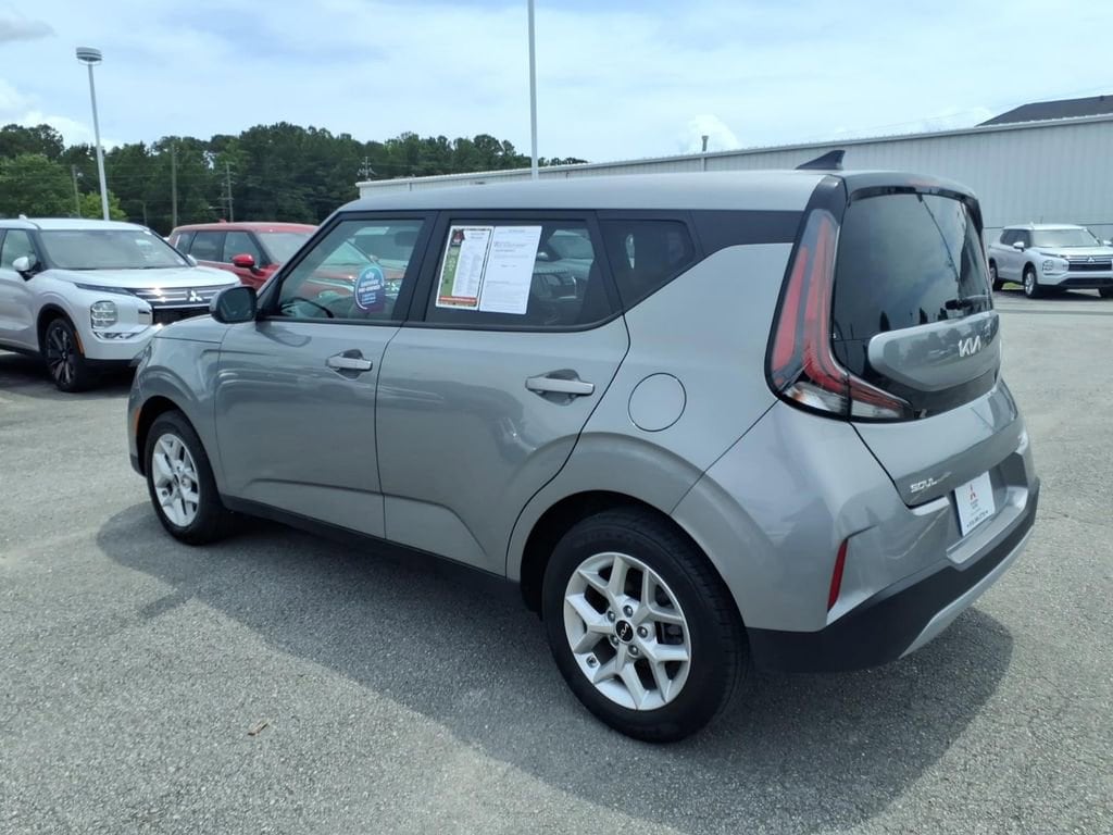 Used 2025 Kia Soul LX Hatchback