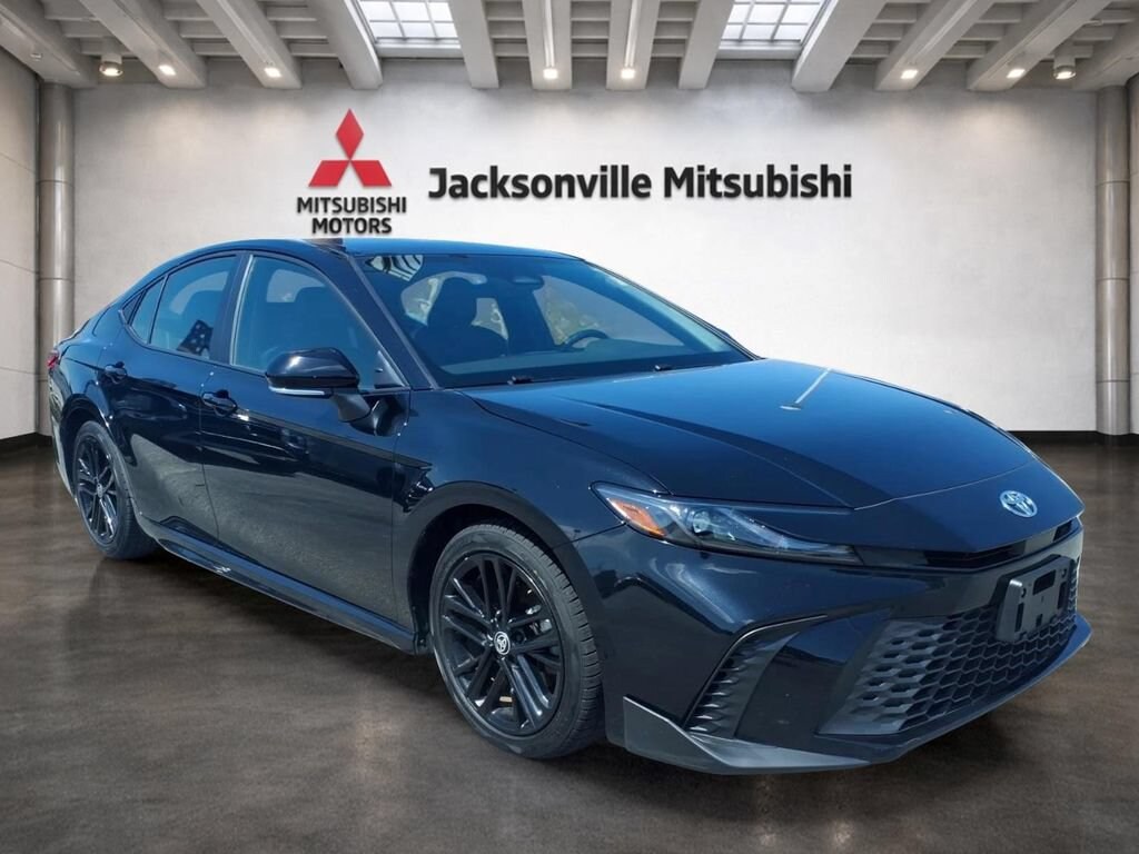 Used 2025 Toyota Camry SE Sedan