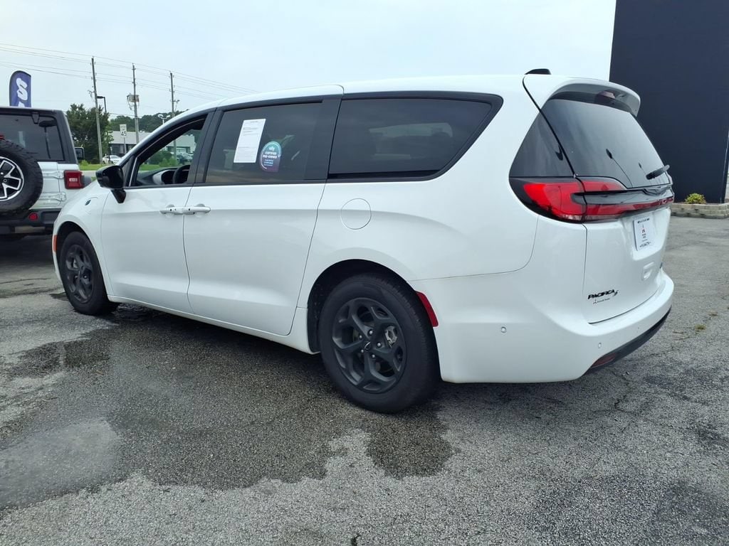 Certified 2024 Chrysler Pacifica Plug-In Hybrid Select Van Passenger Van