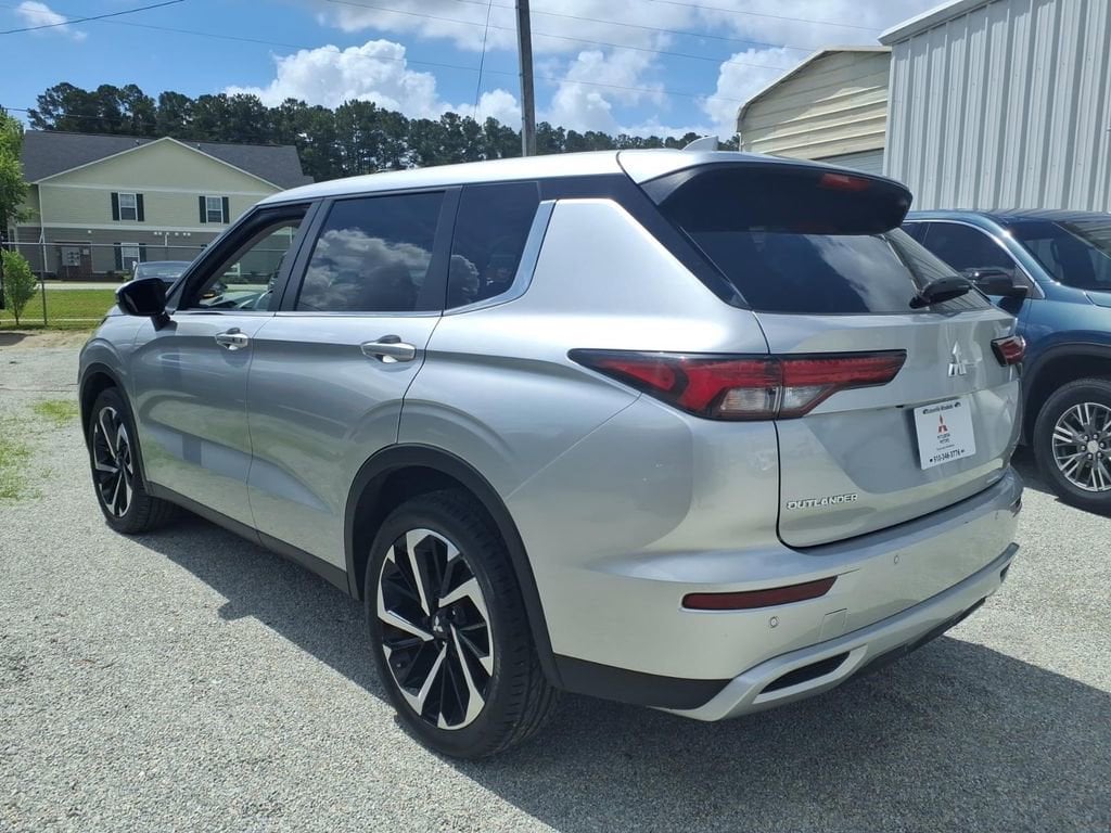 Used 2024 Mitsubishi Outlander SE SUV