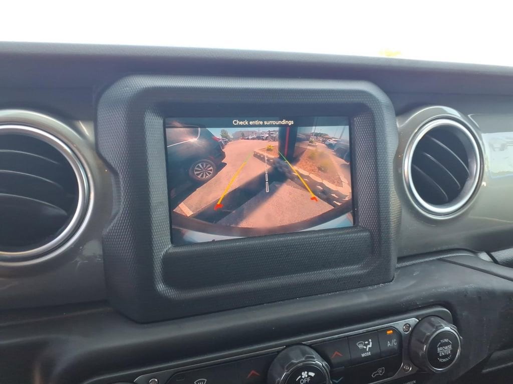 2020 Jeep Wrangler Unlimited Sahara - Photo 19