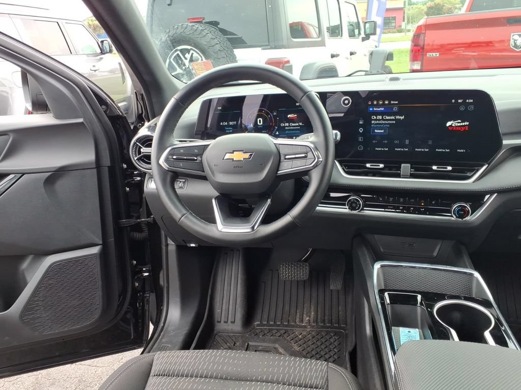 2025 Chevrolet Equinox LT - Photo 12