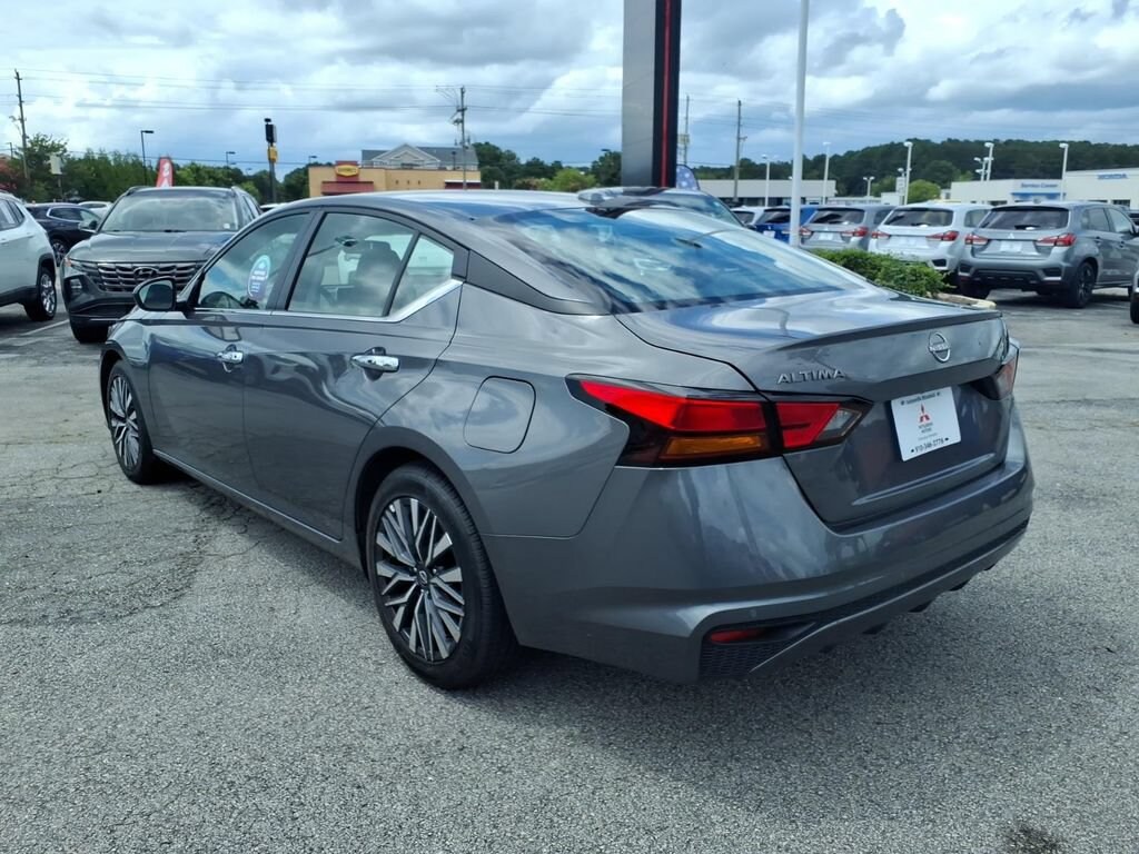 Used 2025 Nissan Altima SV Sedan