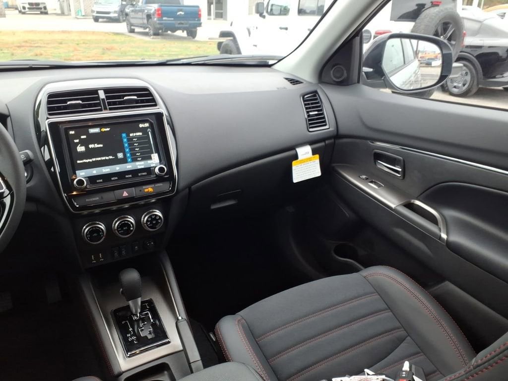2026 Mitsubishi Outlander Sport SE - Photo 9