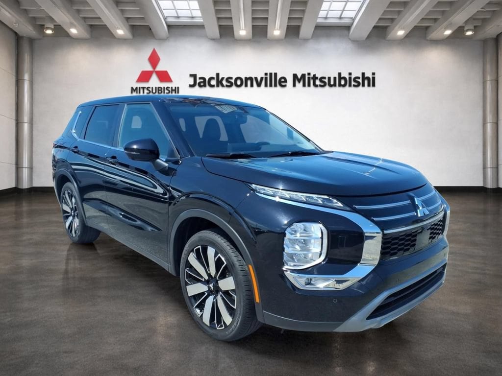 Used 2025 Mitsubishi Outlander SE SUV
