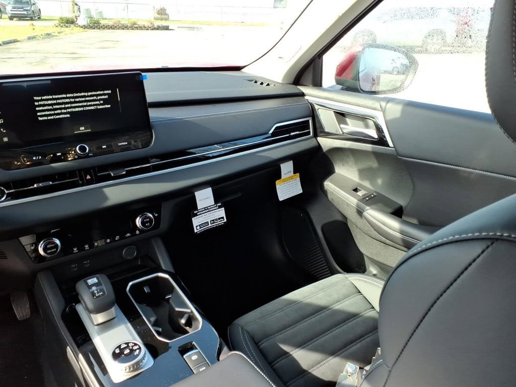 2026 Mitsubishi Outlander SE - Photo 9