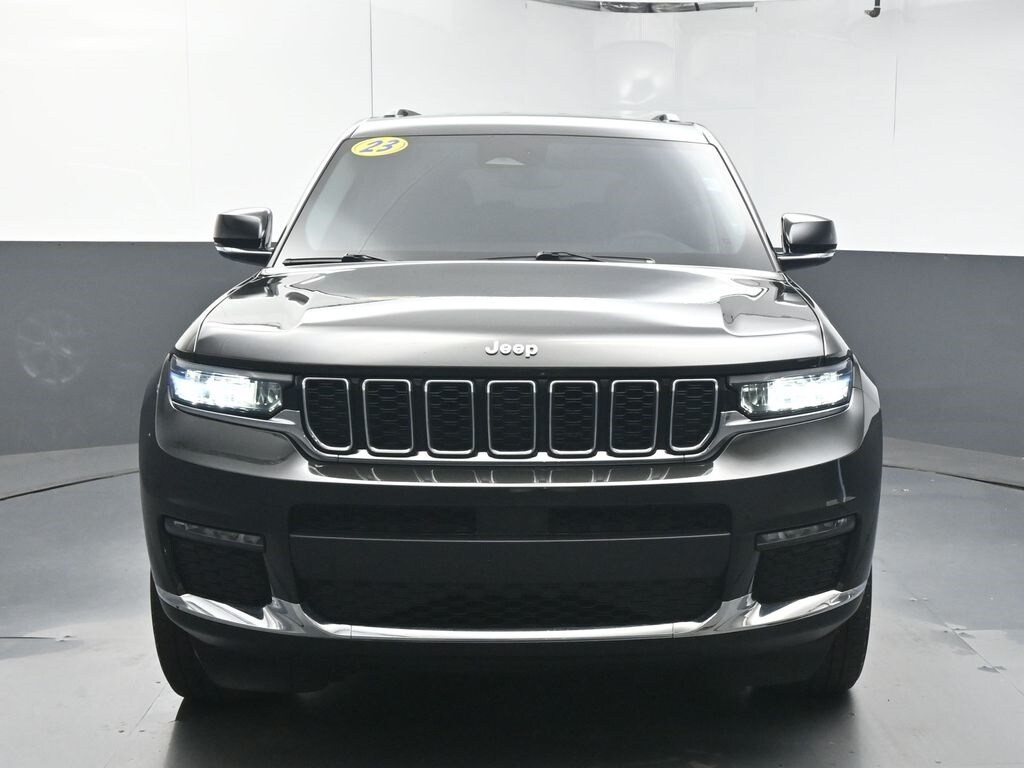 2023 Jeep Grand Cherokee Limited photo 3