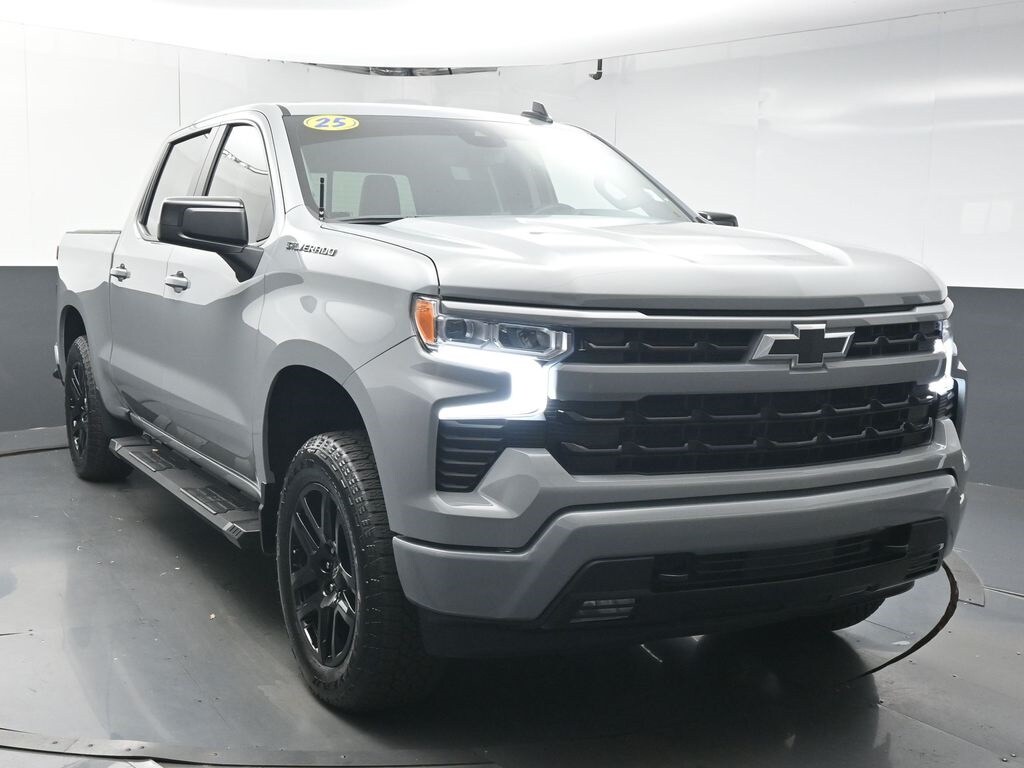 2025 Chevrolet Silverado 1500 RST photo 2