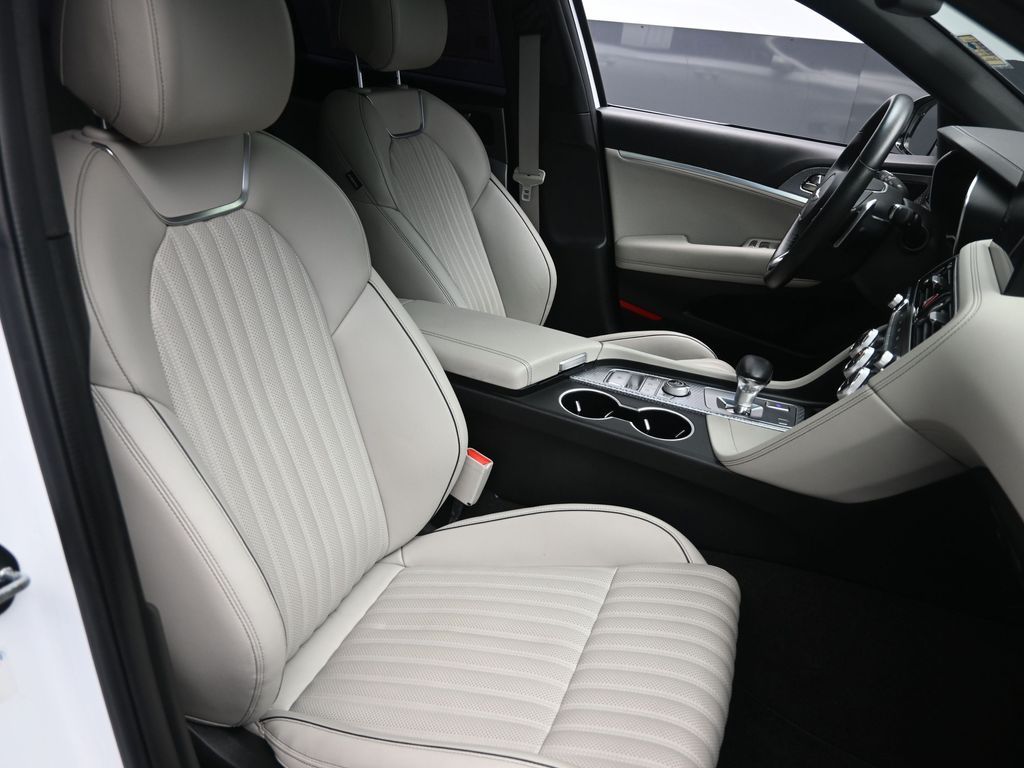 2023 GENESIS G70 Standard - Photo 27