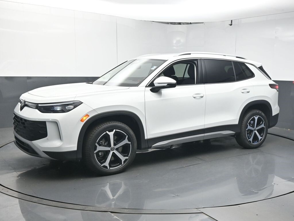 2026 Volkswagen Tiguan SE photo 4