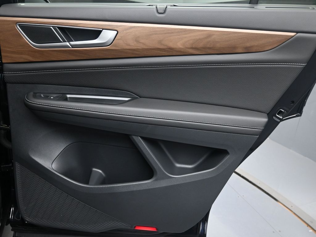 2026 Volkswagen Atlas SE w/Tech - Photo 28