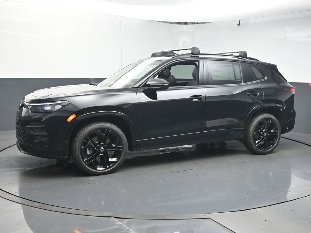 2025 Volkswagen Tiguan SE R-Line Black photo 2