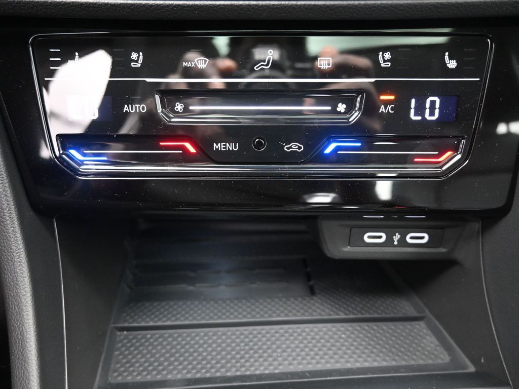 2026 Volkswagen Jetta SEL - Photo 13