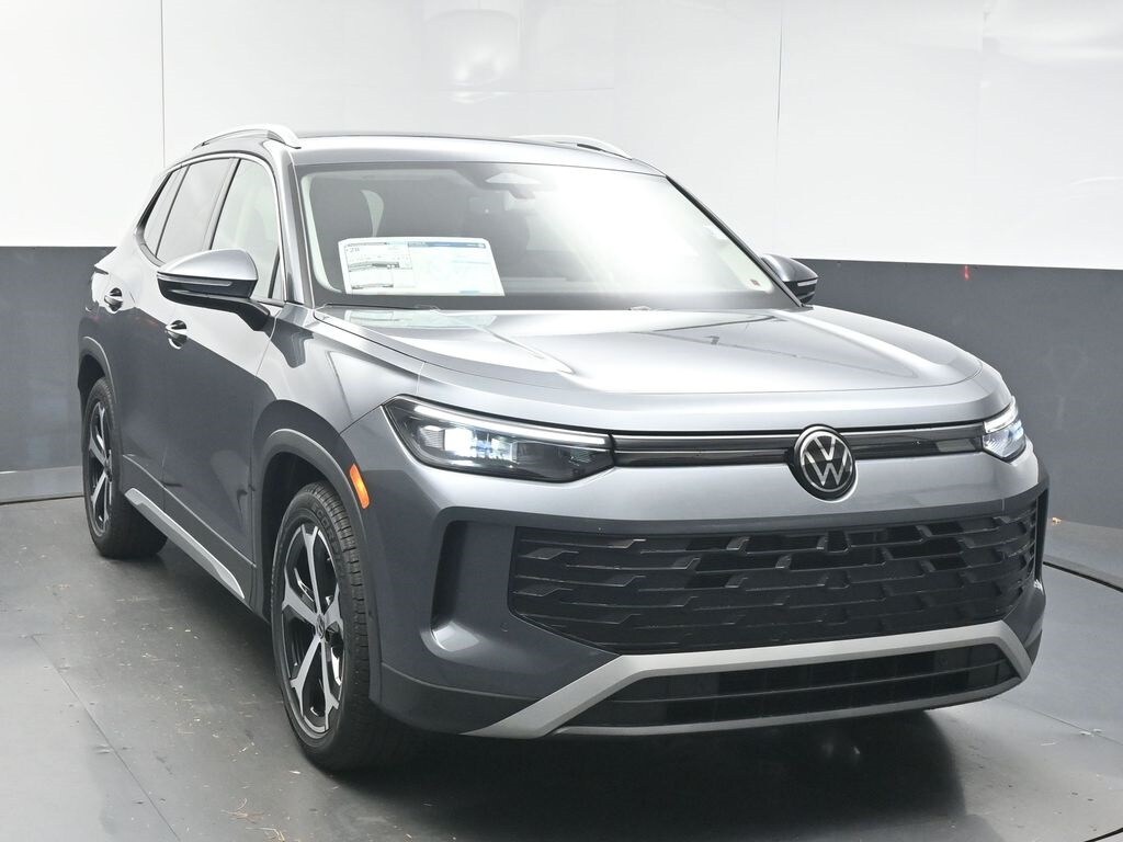 2026 Volkswagen Tiguan SE photo 2