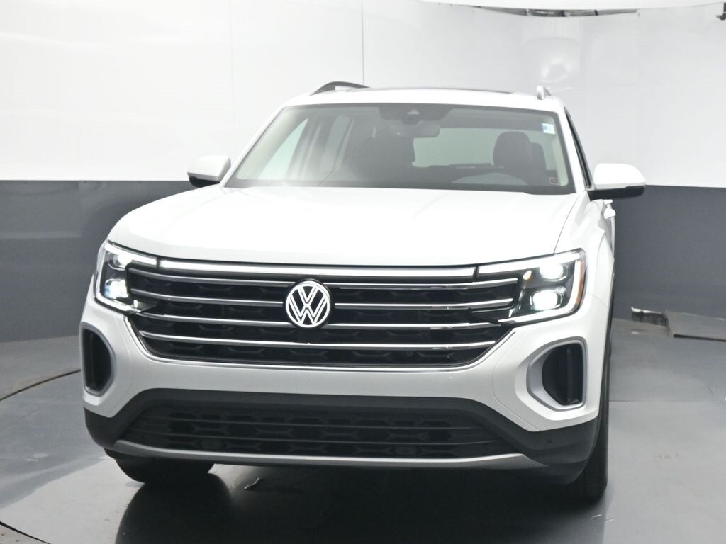 2026 Volkswagen Atlas SE Technology photo 2