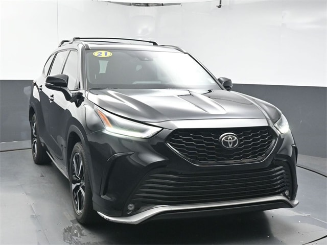 Used 2021 Toyota Highlander XSE with VIN 5TDLZRAH9MS088822 for sale in Macon, GA