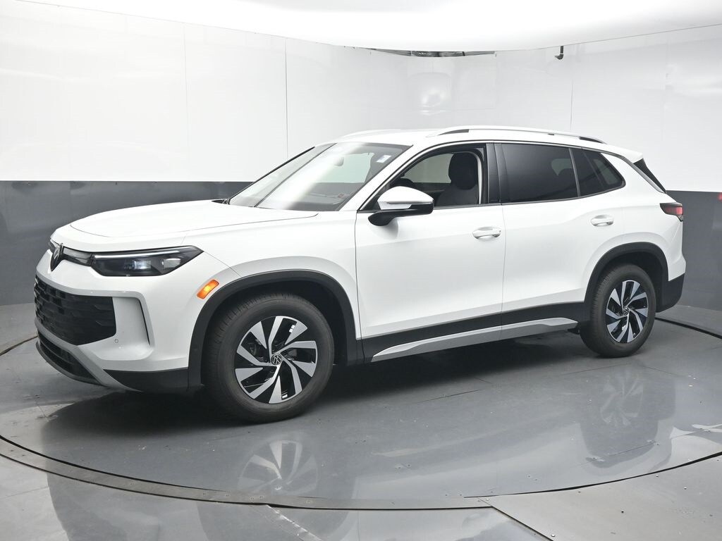 2026 Volkswagen Tiguan S photo 3