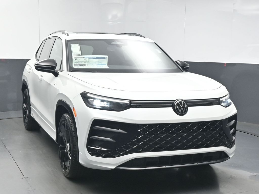 New 2026 Volkswagen Tiguan 2.0T SE R-Line Black SUV