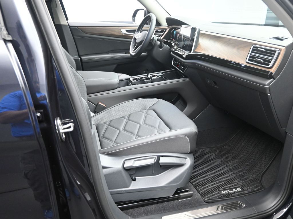 2026 Volkswagen Atlas SE w/Tech - Photo 29