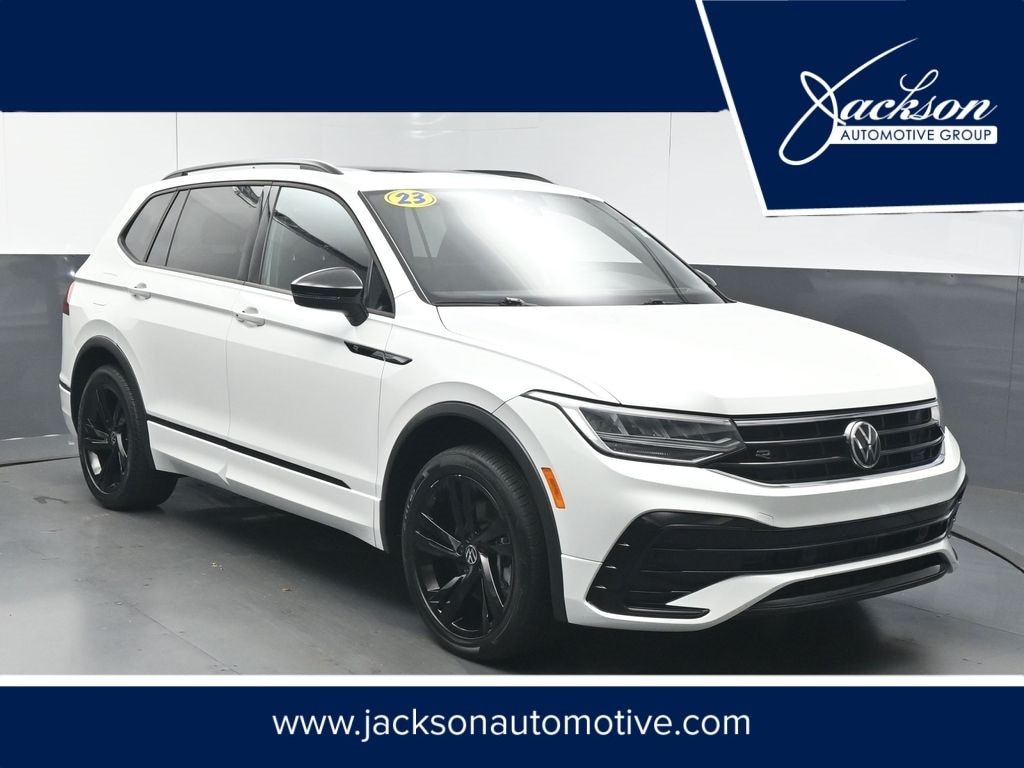 2023 Volkswagen Tiguan SE R-LINE BLACK