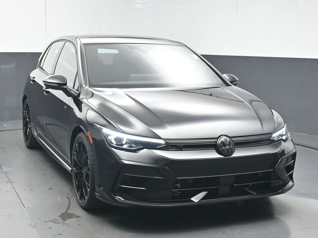 2025 Volkswagen Golf R photo 2