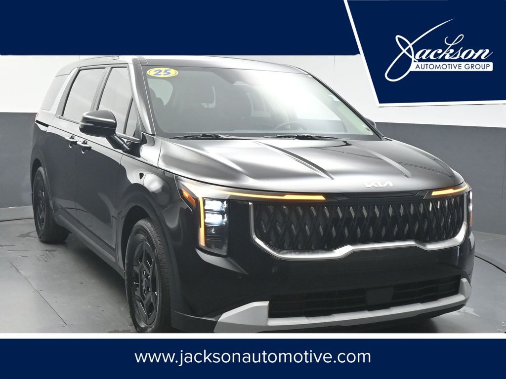 2025 Kia Sedona LXS's photo