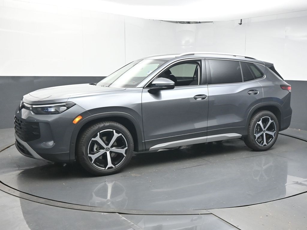 New 2026 Volkswagen Tiguan 2.0T SE SUV