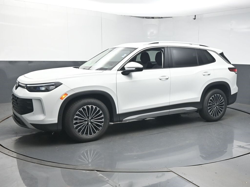 2026 Volkswagen Tiguan S photo 3