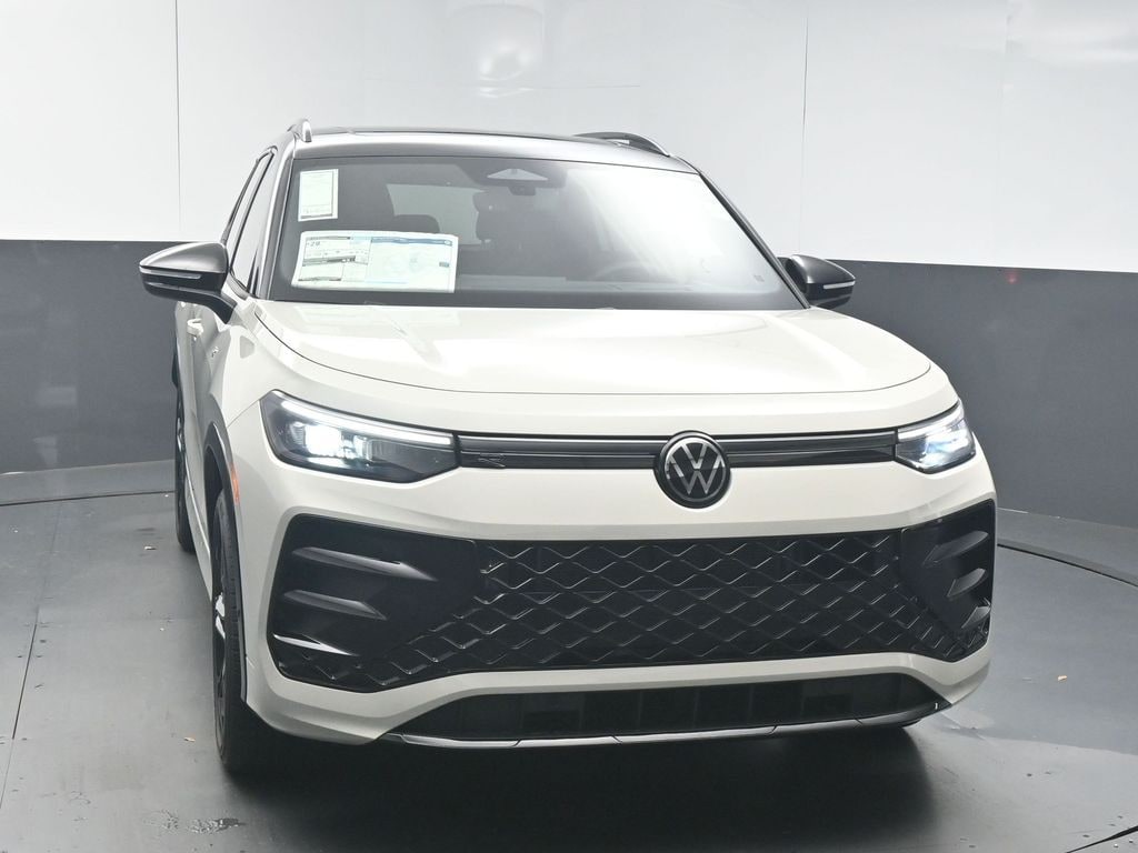 New 2026 Volkswagen Tiguan 2.0T SE R-Line Black SUV